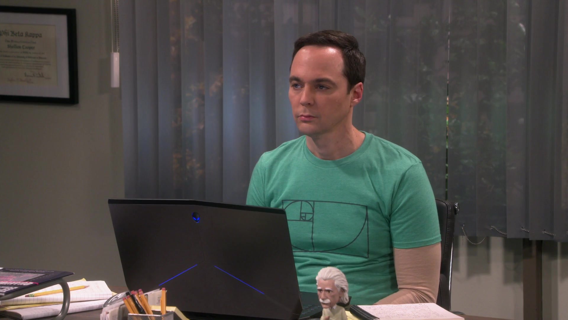Jim Parsons secretly checked his fantasy football scores while filming The Big Bang Theory