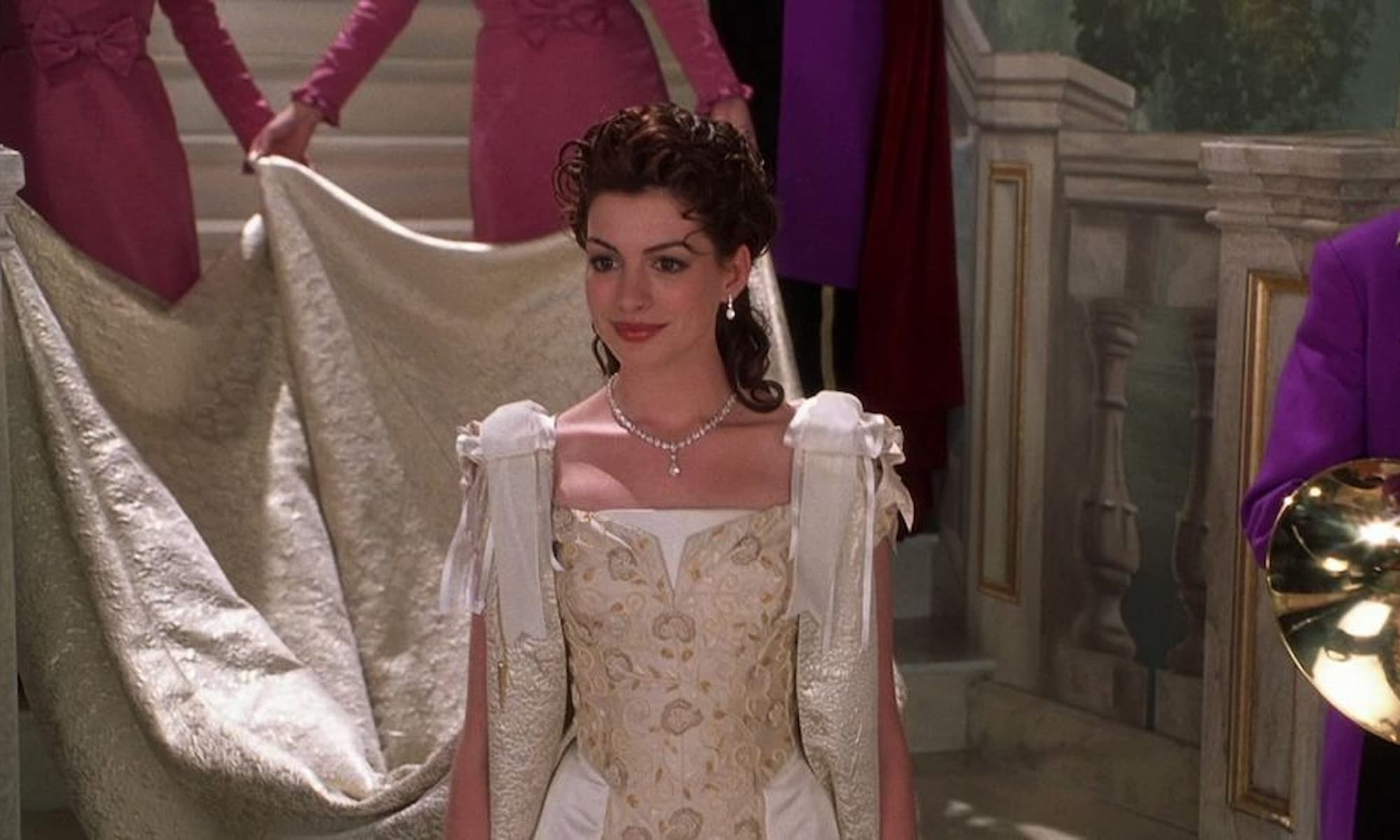 anne hathaway wedding dress in princess diaries 2 Princess Diaries 2: Royal Engagement Picture 39